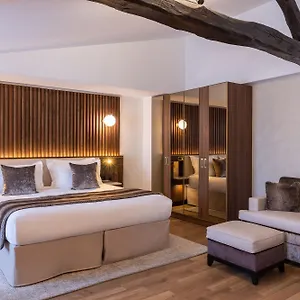 Lord Byron Hotel